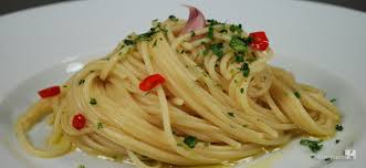 Spaghetti aglio, olio e peperoncino