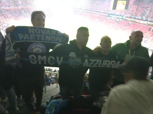 22.10.04-Ajax-Napoli-1-6-33